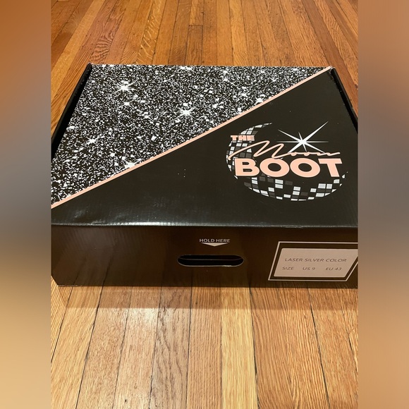 Moonlight Roller Skates - Picture 3 of 5